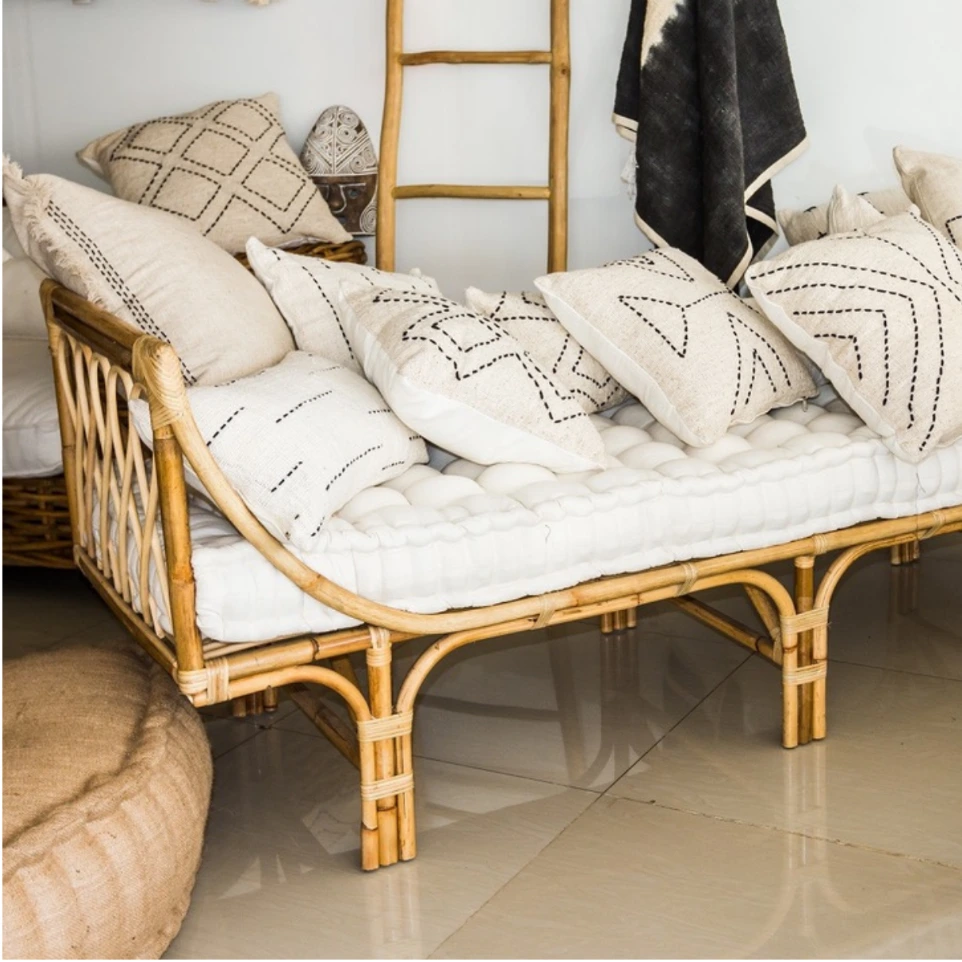 rattan sofa with thin legs 