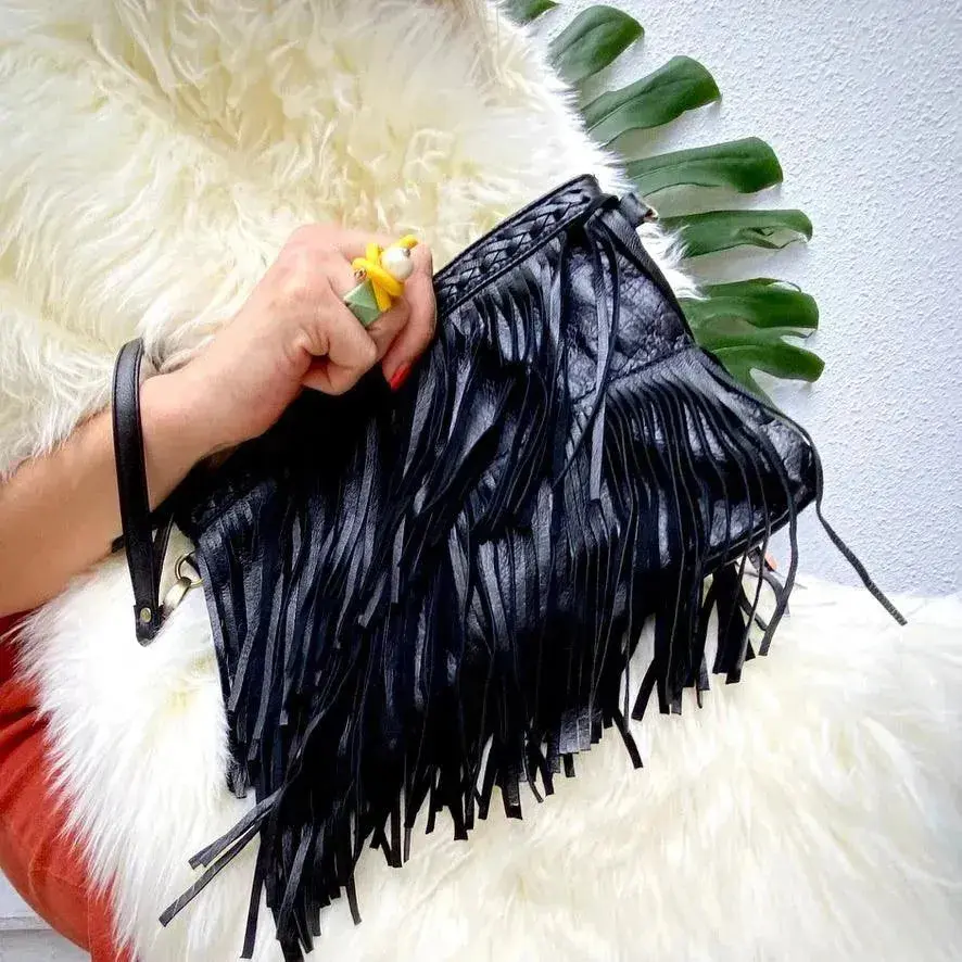 [1802_016_BAG_0167_D] Cowgirl Cross Purse (Black)